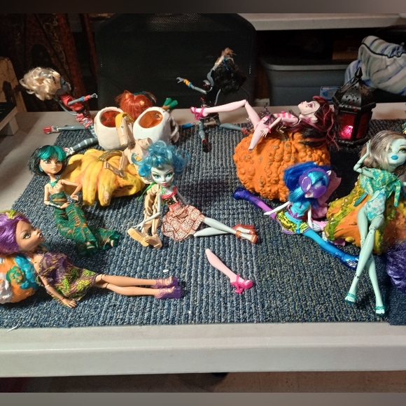 Monster High Escape From Skull Shores Set(Battle Droid Included) - Picture 2 of 13